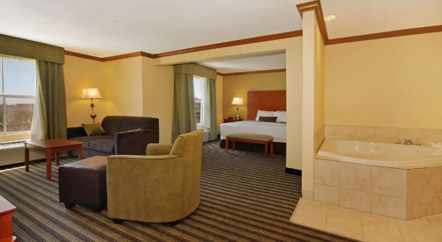 Люкс Best Western Plus Seawall Inn & Suites by the Beach
