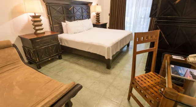 Номер Deluxe Hacienda Paradise Hotel
