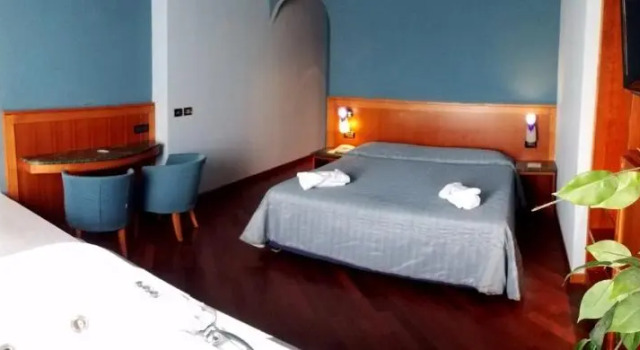 Полулюкс Hotel Michelangelo Palace & SPA