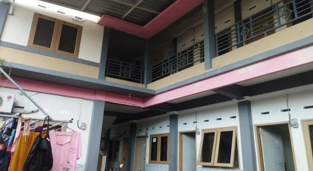 OYO Life 93403 Penginapan Adinda, Book Hotel Hotels in Lombok with Parking, Parking