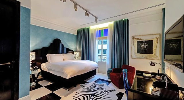 Полулюкс The Alma Hotel and Lounge 