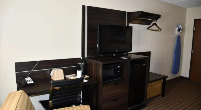 Четырёхместный номер Standard Stillwater Inn & Suites