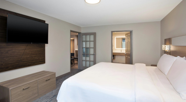 Holiday Inn Express & Suites Milwaukee NW - Park Place, an IHG Hotel, Réserver Hôtel Hôtels SPA à Milwaukee, SPA