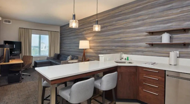 Четырёхместный люкс c 1 комнатой Residence Inn Sacramento Davis