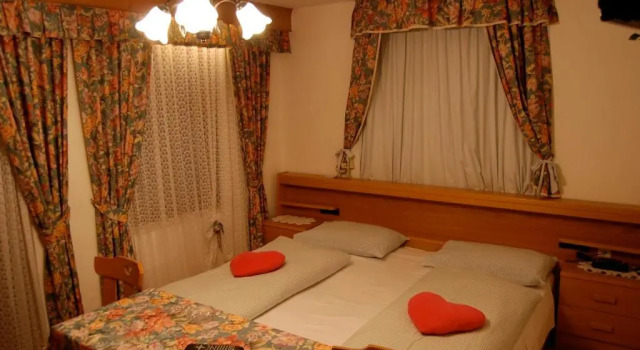 Четырёхместный номер Standard Albergo Genziana