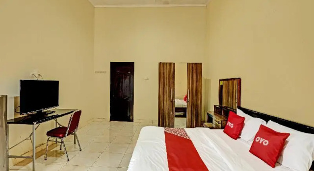 Люкс Oyo 91522 Candi Gebang Guesthouse