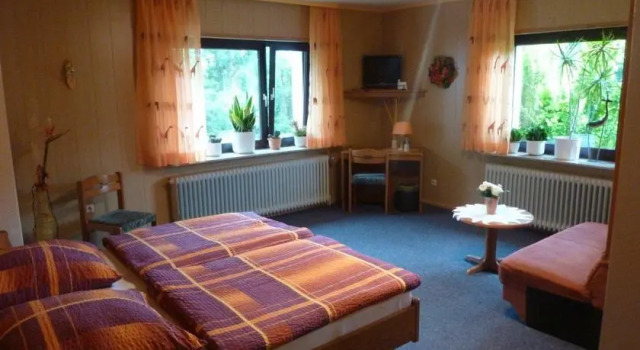 Hotel garni am Rantzauer See, Забронировать Отель Бармштедт земля Шлезвиг-Гольштейн