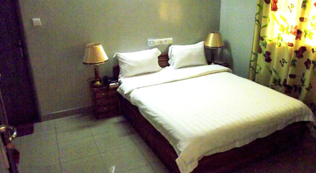 Hotel Otsunami, Book Hotel Baguida 