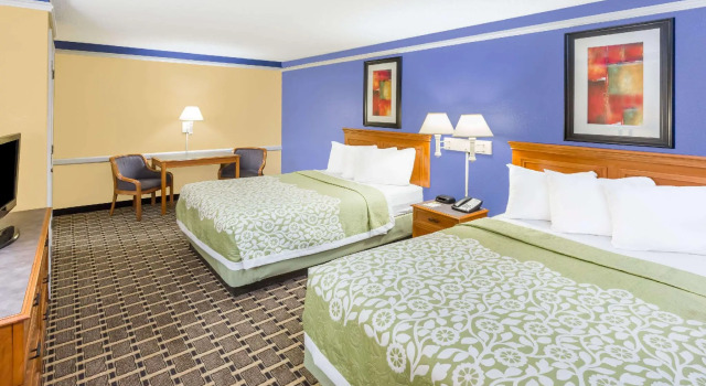 Четырёхместный номер Standard Days Inn by Wyndham Little Rock/Medical Center