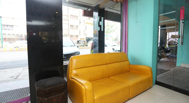 OYO 24860 Hotel Shiva International, Забронировать Отель Отели штата Махараштры 3 звезды, 3*