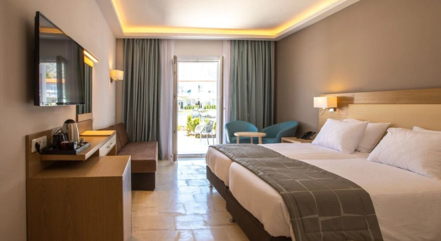 King Odysseu's Village, Book Hotel Paleros 