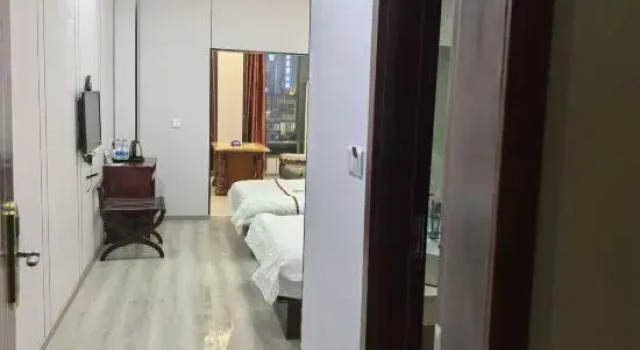 Люкс Huangmei Tianhe Business Hotel (Xiaochi Town)
