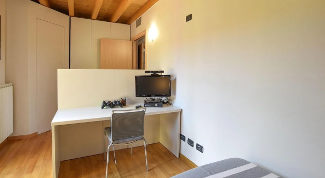 Stunning Apartment in Pozzolengo With Outdoor Swimming Pool, Wifi and 2 Bedrooms, Забронировать Апартаменты/квартира Поццоленго Озеро Гарда, рядом с Гольф-клуб Chervò San Vigilio