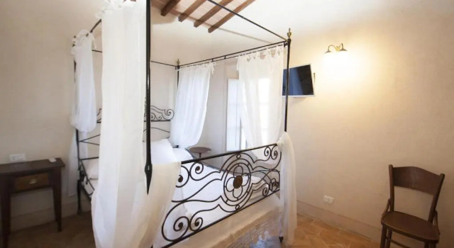 Fonte di Zeno, Rezervovat Hotel Hotely v Elba s parkováním, Parkování