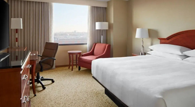 Номер Standard Toronto Airport Marriott Hotel