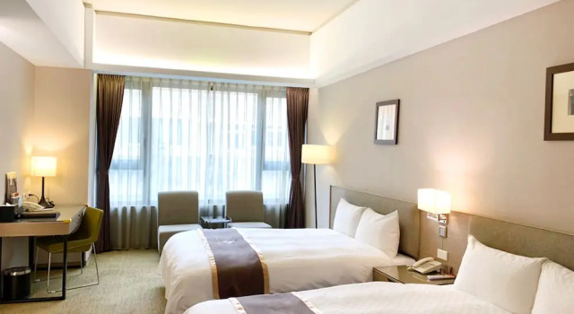 Четырёхместный семейный номер Standard Tsun Huang Hotel