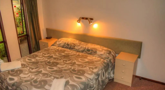 Апартаменты Riverside Motel