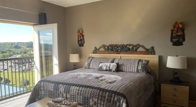 A Bear's Hibernation 1 Bedroom Condo by RedAwning, Забронировать Апартаменты/квартира Пиджен-Фордж Great Smoky Mountains National Park, рядом с Country Tonite Theatre