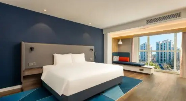 Люкс Business Holiday Inn Express Tianjin Airport East by IHG