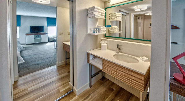 Четырёхместный люкс Hampton Inn & Suites Fort Myers Estero