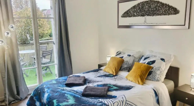 7 minutes Disney/Netflix/Terrace/Car park