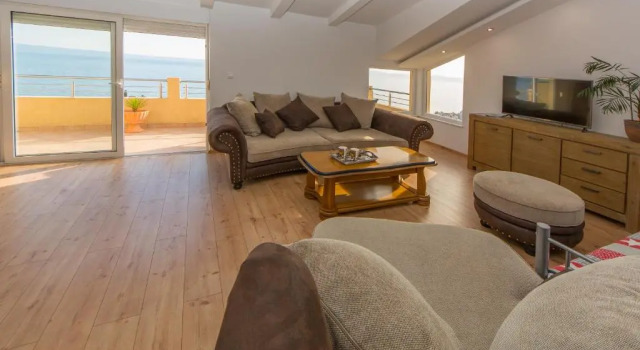 Apartments Max&Leon, Забронировать Апартаменты/квартира Апартаменты Подстраны, рядом с Частный Пляж «Вилла Палмс Апартментс Никса Рузич», Апартаменты/квартира