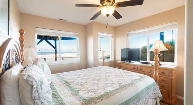 Beach House - 3 Br Home, Prenota Casa vacanze Hotel a Oregon con parcheggio, Parcheggio