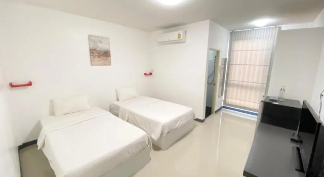 Апартаменты Honghub Sakon Hotel