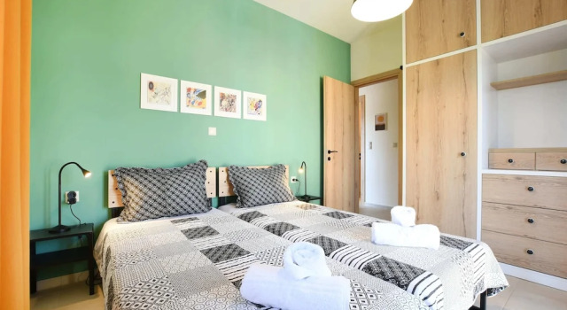 Art Garden house - 500m from the Beach, Забронировать Отель Отели Гурнаи с парковкой, Парковка