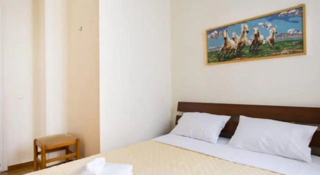 Large 3 bedroom Apt with Terrace