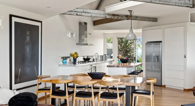 Smith Beach Getaways Beachwood Luxury Villa, Varaa Villa Mökit kohteessa Phillip Island, Mökki