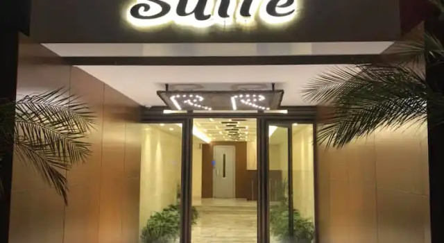 Raouche Rock Suites, Забронировать Отель Отели Бейрута 3 звезды, рядом с Голубиная скала в Рауше, 3*