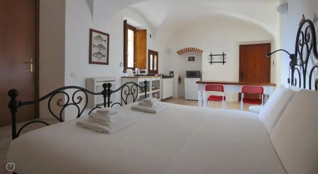 Piazza Campidoglio 3, Prenota Appartamento Hotel a Como con parcheggio, Parcheggio