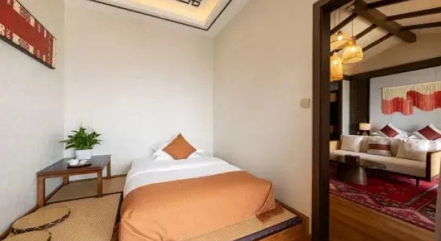 Люкс Tengchong Yunrao Banshan Hot Spring Inn