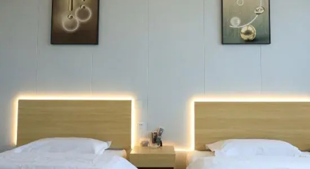 Ruixi Hotel (Tianshan International Airport)