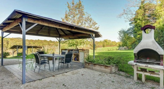 Lovely Holiday Home in Thedirac with Swimming Pool, Buchen Sie Hotel Thédirac Languedoc-Roussillon