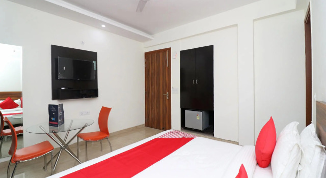 Capital O 22975 Global Inn, Забронировать Отель Гургаон 