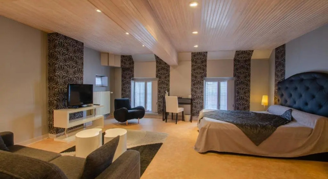 La Chambre Damis LA COSTIGNIERES, Reserva ahora Hotel Montgueux 