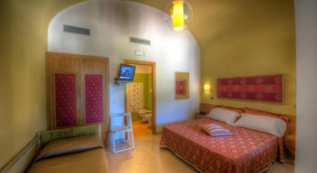 Villa Diomede (in the Dependance 400 mt. far) Familie Zimmer Hotel Zeus