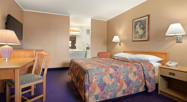 Travelodge by Wyndham Moose Jaw, Réserver Auberge Moose Jaw Saskatchewan