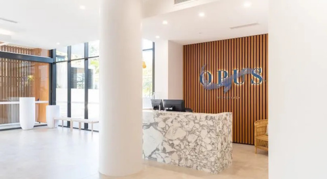 Opus Broadbeach - Official, Забронировать Апартаменты/квартира Бродбич Голд-Кост, рядом с Florida Gardens Tram Station