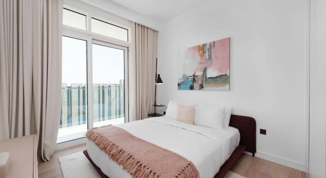 Апартаменты Deluxe Maison Privee - Deluxe 3BR Apt w/ Dubai Marina View and Beach Access