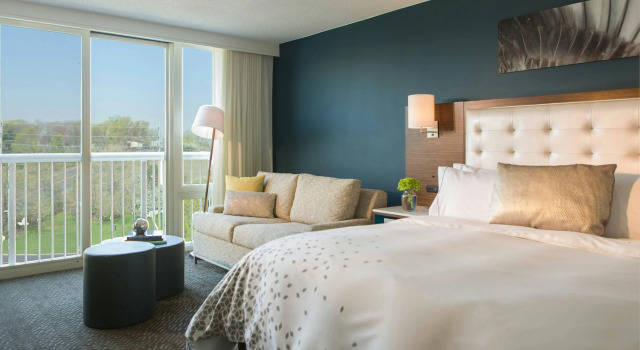 Renaissance Meadowlands Hotel