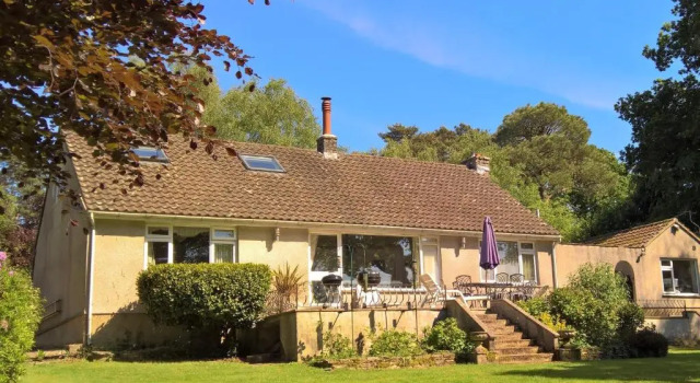 Коттедж Birchcroft-hideaway - sleeps 8 with Hot Tub