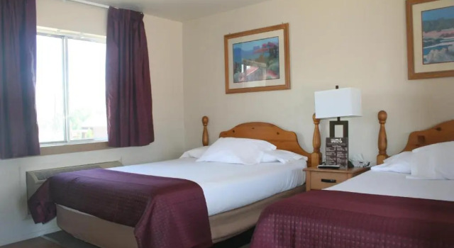 Четырёхместный номер Standard Hatch Station Motel and Restaurant