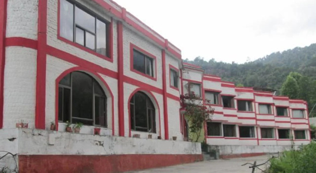 Johar Hilltop Resort, Rezervovat Lázně / Resort Munsyari Uttarakhand