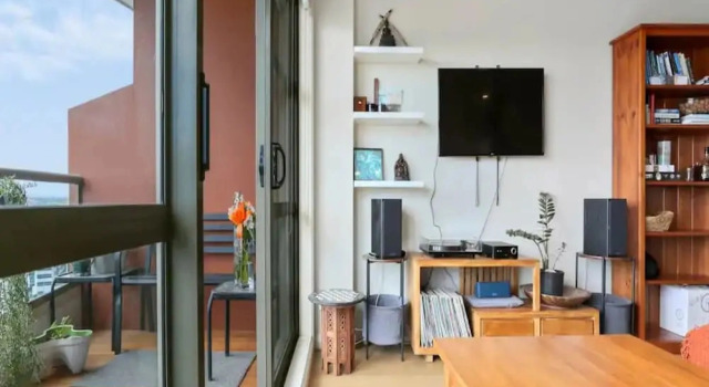 Семейные апартаменты с 2 комнатами с видом на город Central and stylish apartment