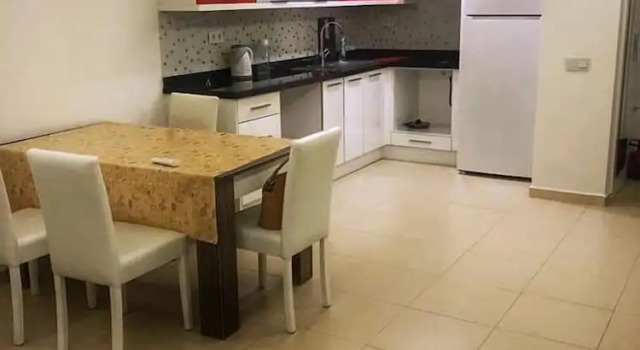 Апартаменты c 1 комнатой с балконом Crown City D7