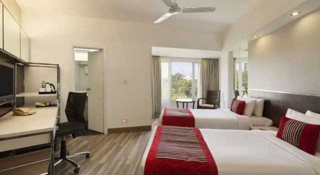 Regenta Place Bangalore, Cunningham Road, Забронировать Отель Бизнес-отели штата Карнатаки, 4* 5*