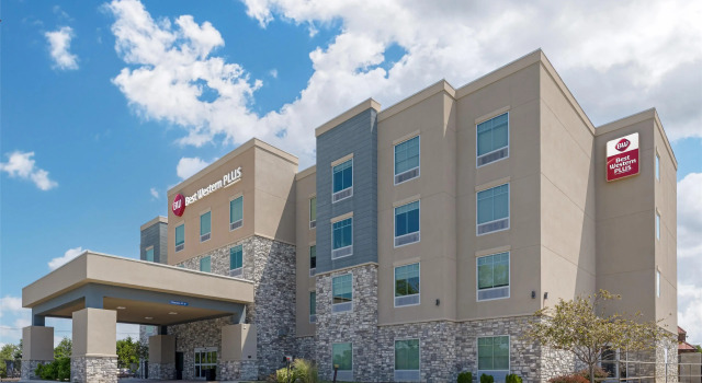 Best Western Plus Mcpherson, Boek Hotel Hotels in McPherson met parkeren, Parkeren